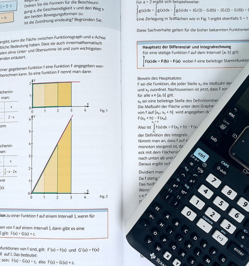 TÓPICOS EM MATEMÁTICA